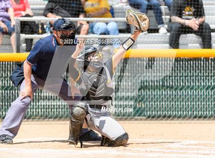 Thumbnail 3 in Brennan vs Jay photogallery.