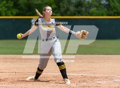 Thumbnail 3 in Brennan vs Jay photogallery.