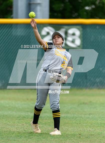 Thumbnail 3 in Brennan vs Jay photogallery.