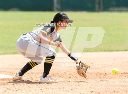 Thumbnail 2 in Brennan vs Jay photogallery.