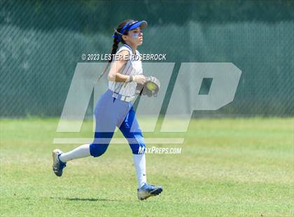 Thumbnail 3 in Brennan vs Jay photogallery.