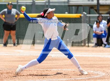 Thumbnail 2 in Brennan vs Jay photogallery.