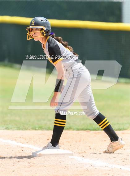 Thumbnail 3 in Brennan vs Jay photogallery.