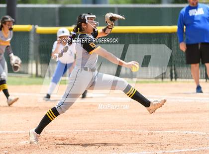 Thumbnail 2 in Brennan vs Jay photogallery.