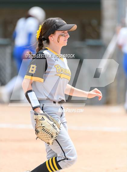 Thumbnail 3 in Brennan vs Jay photogallery.