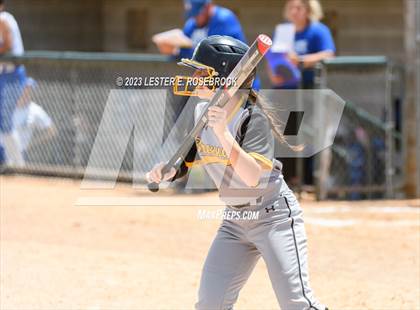 Thumbnail 3 in Brennan vs Jay photogallery.