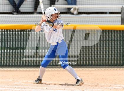 Thumbnail 3 in Brennan vs Jay photogallery.