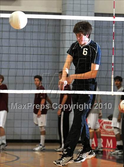 Thumbnail 2 in Esperanza vs. Loyola (CIF SoCal D1 Volleyball Final) photogallery.