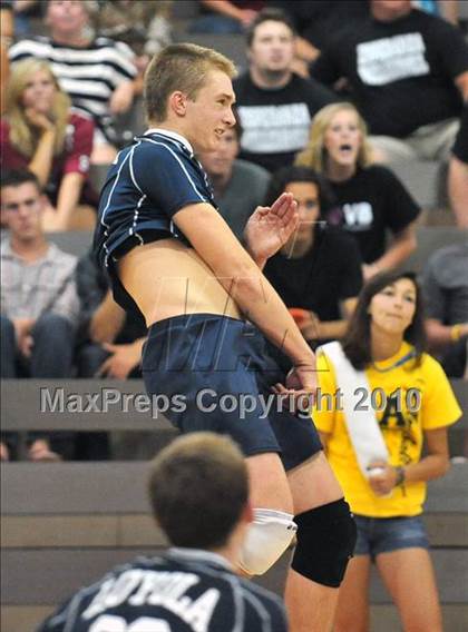 Thumbnail 3 in Esperanza vs. Loyola (CIF SoCal D1 Volleyball Final) photogallery.