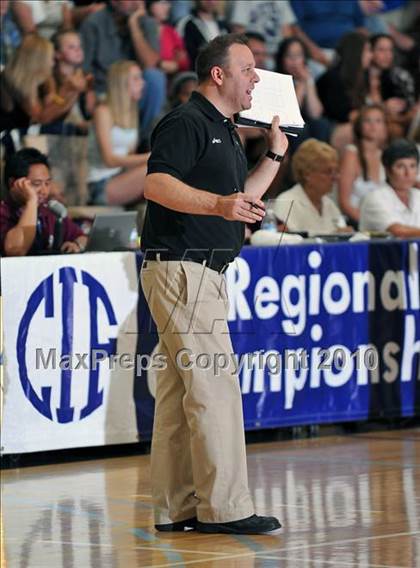 Thumbnail 3 in Esperanza vs. Loyola (CIF SoCal D1 Volleyball Final) photogallery.