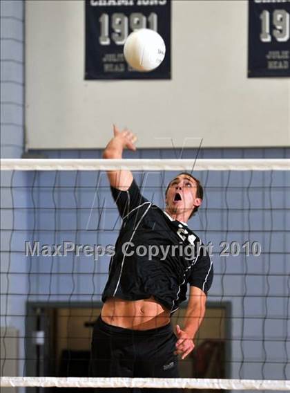 Thumbnail 2 in Esperanza vs. Loyola (CIF SoCal D1 Volleyball Final) photogallery.