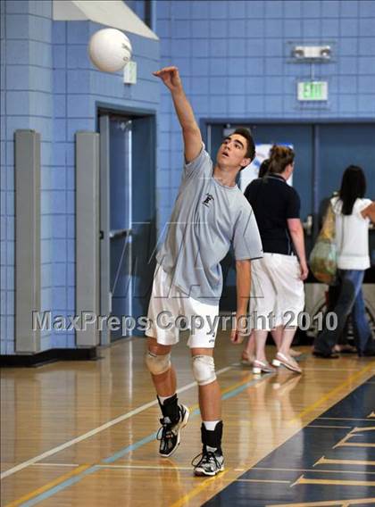 Thumbnail 3 in Esperanza vs. Loyola (CIF SoCal D1 Volleyball Final) photogallery.