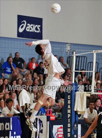 Thumbnail 1 in Esperanza vs. Loyola (CIF SoCal D1 Volleyball Final) photogallery.
