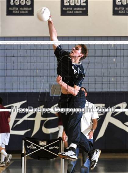 Thumbnail 3 in Esperanza vs. Loyola (CIF SoCal D1 Volleyball Final) photogallery.