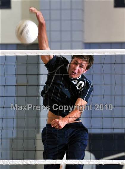 Thumbnail 2 in Esperanza vs. Loyola (CIF SoCal D1 Volleyball Final) photogallery.