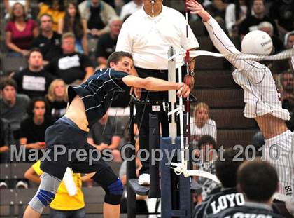 Thumbnail 2 in Esperanza vs. Loyola (CIF SoCal D1 Volleyball Final) photogallery.