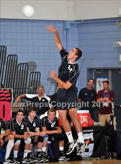 Thumbnail 2 in Esperanza vs. Loyola (CIF SoCal D1 Volleyball Final) photogallery.