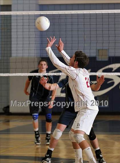 Thumbnail 2 in Esperanza vs. Loyola (CIF SoCal D1 Volleyball Final) photogallery.