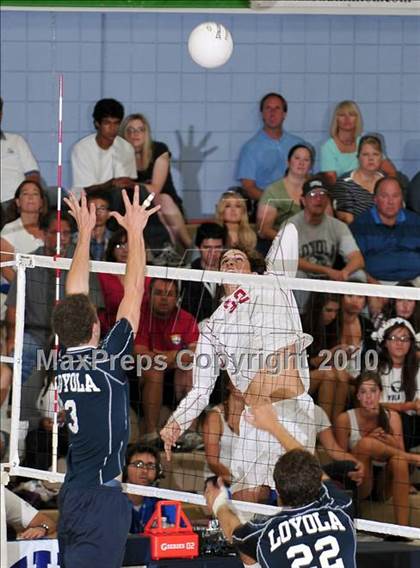 Thumbnail 2 in Esperanza vs. Loyola (CIF SoCal D1 Volleyball Final) photogallery.