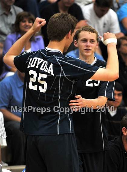 Thumbnail 2 in Esperanza vs. Loyola (CIF SoCal D1 Volleyball Final) photogallery.