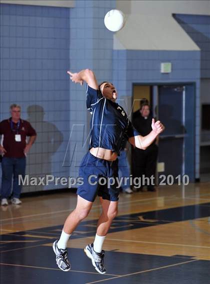 Thumbnail 2 in Esperanza vs. Loyola (CIF SoCal D1 Volleyball Final) photogallery.