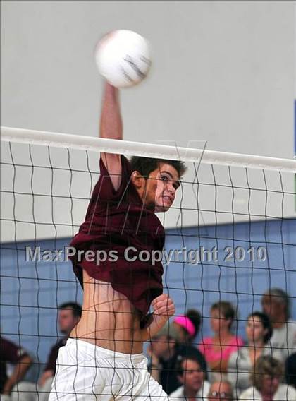 Thumbnail 2 in Esperanza vs. Loyola (CIF SoCal D1 Volleyball Final) photogallery.