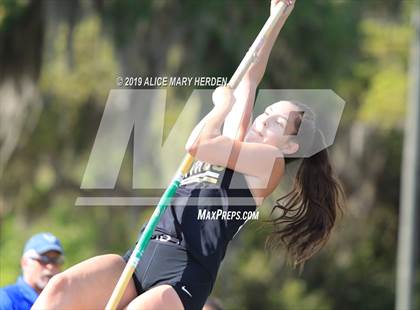 Thumbnail 3 in Hernando Kiwanis Track and Field Invitational photogallery.