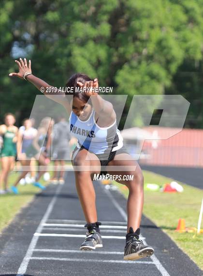 Thumbnail 1 in Hernando Kiwanis Track and Field Invitational photogallery.