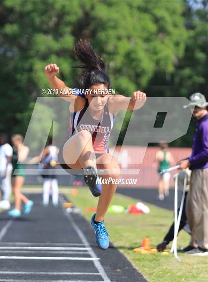 Thumbnail 2 in Hernando Kiwanis Track and Field Invitational photogallery.