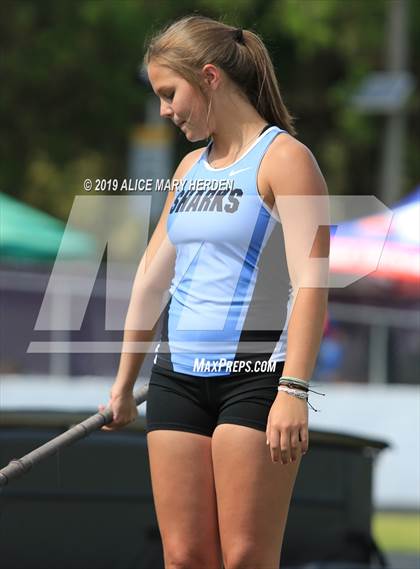 Thumbnail 2 in Hernando Kiwanis Track and Field Invitational photogallery.