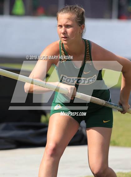 Thumbnail 3 in Hernando Kiwanis Track and Field Invitational photogallery.