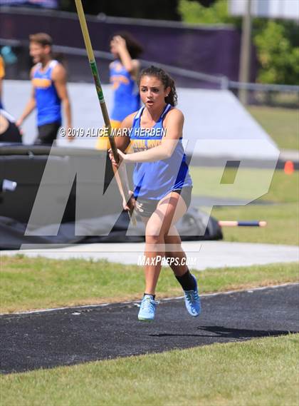 Thumbnail 2 in Hernando Kiwanis Track and Field Invitational photogallery.