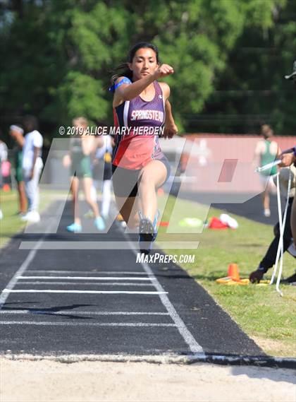 Thumbnail 2 in Hernando Kiwanis Track and Field Invitational photogallery.