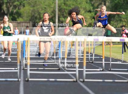 Thumbnail 2 in Hernando Kiwanis Track and Field Invitational photogallery.