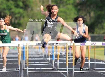 Thumbnail 2 in Hernando Kiwanis Track and Field Invitational photogallery.