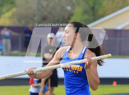 Thumbnail 1 in Hernando Kiwanis Track and Field Invitational photogallery.