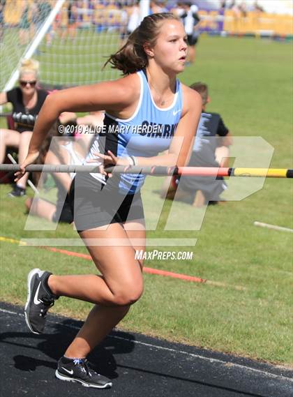 Thumbnail 3 in Hernando Kiwanis Track and Field Invitational photogallery.