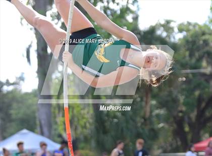 Thumbnail 2 in Hernando Kiwanis Track and Field Invitational photogallery.