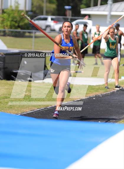 Thumbnail 1 in Hernando Kiwanis Track and Field Invitational photogallery.