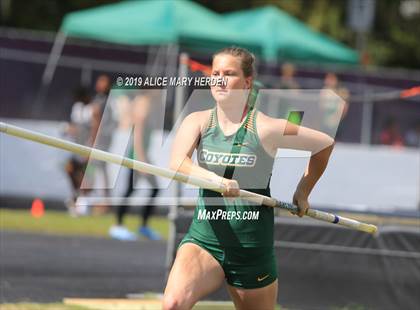 Thumbnail 3 in Hernando Kiwanis Track and Field Invitational photogallery.
