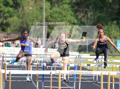 Thumbnail 2 in Hernando Kiwanis Track and Field Invitational photogallery.