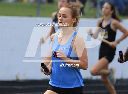 Thumbnail 1 in Hernando Kiwanis Track and Field Invitational photogallery.