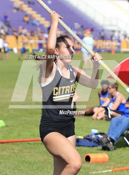 Thumbnail 1 in Hernando Kiwanis Track and Field Invitational photogallery.