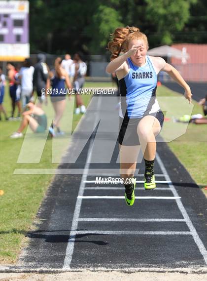 Thumbnail 3 in Hernando Kiwanis Track and Field Invitational photogallery.