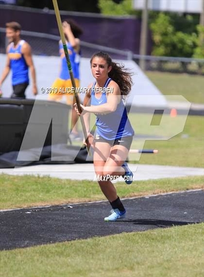 Thumbnail 1 in Hernando Kiwanis Track and Field Invitational photogallery.