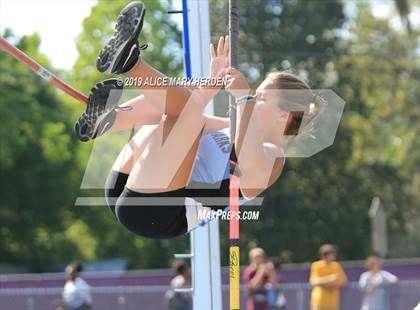 Thumbnail 3 in Hernando Kiwanis Track and Field Invitational photogallery.