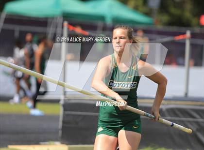 Thumbnail 2 in Hernando Kiwanis Track and Field Invitational photogallery.