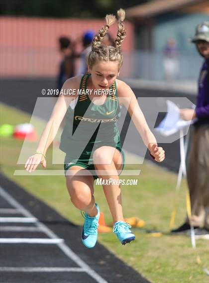 Thumbnail 3 in Hernando Kiwanis Track and Field Invitational photogallery.