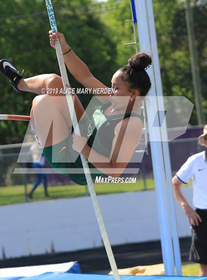 Thumbnail 3 in Hernando Kiwanis Track and Field Invitational photogallery.
