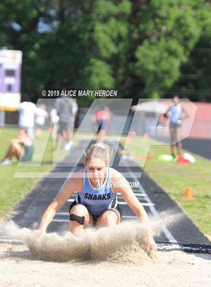 Thumbnail 1 in Hernando Kiwanis Track and Field Invitational photogallery.